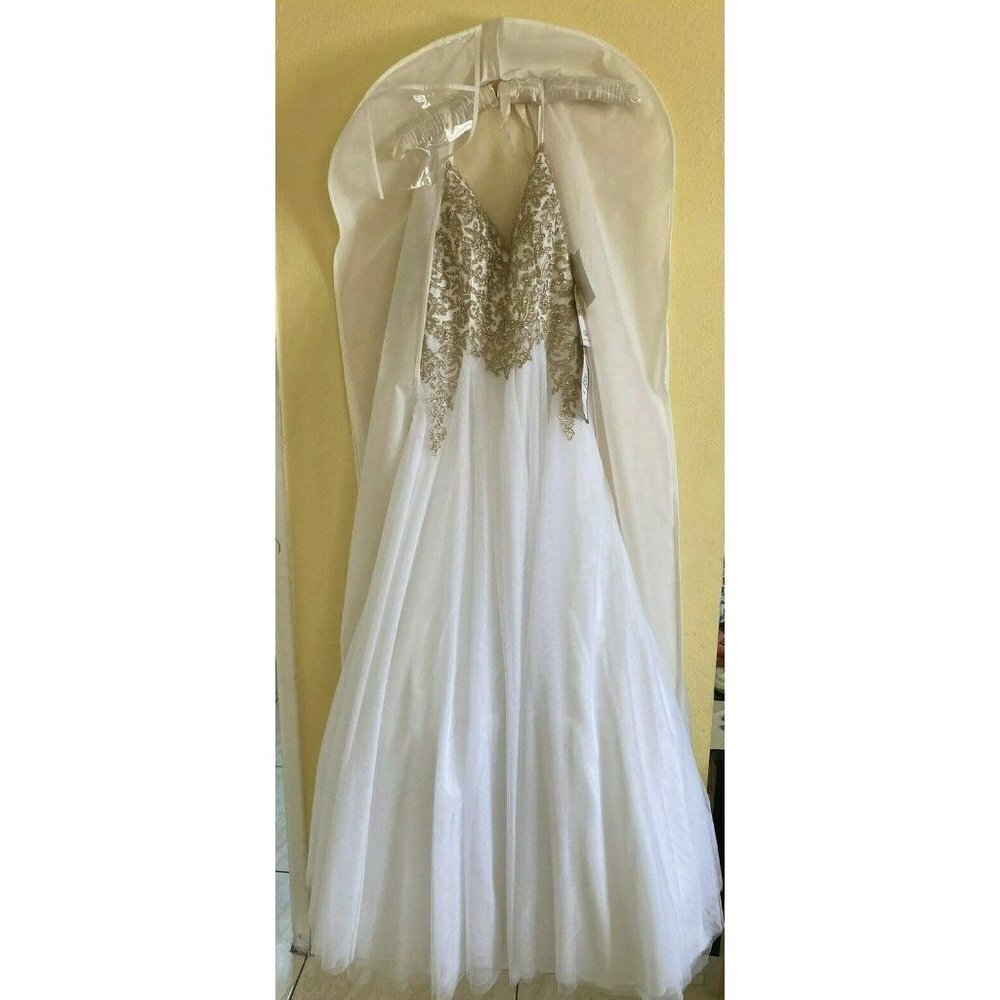 Say Yes to the Prom NEW Juniors' Quinceanera Embroidered Lace Gown Winter Formal - Picture 4 of 12